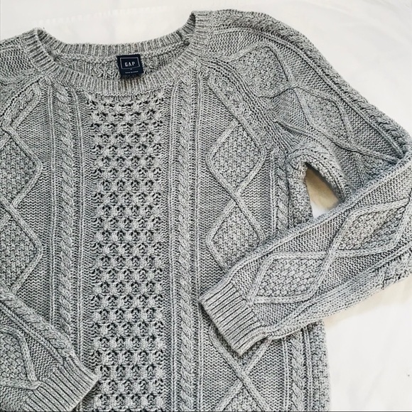 GAP Sweaters - GAP Cable Knit Sweater